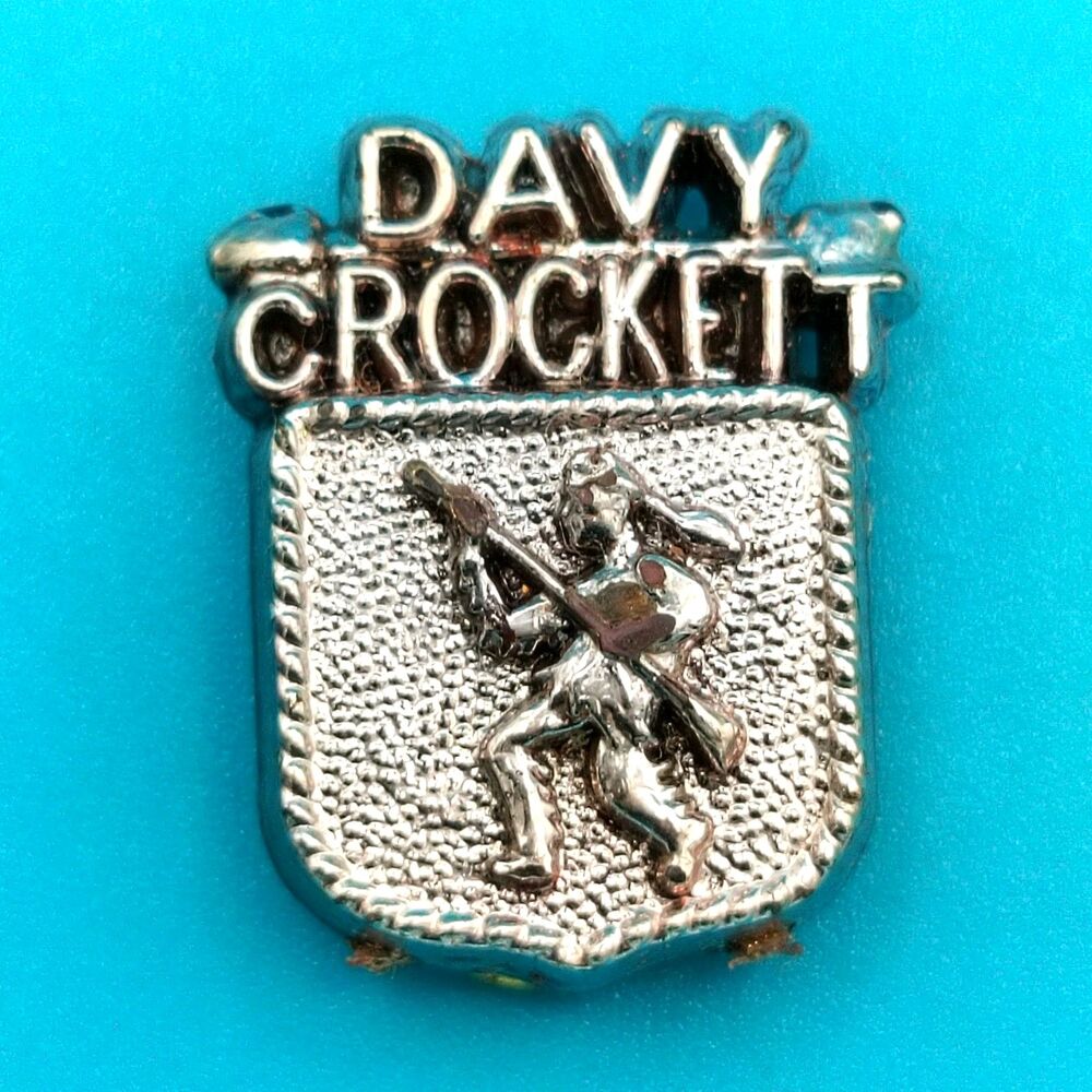 Davy Crockett With Rifle Small Pin Vintage Chrome Plastic Alamo Texas Souvenir